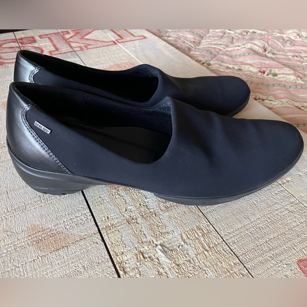 ECCO Navy Shoes Women’s 10